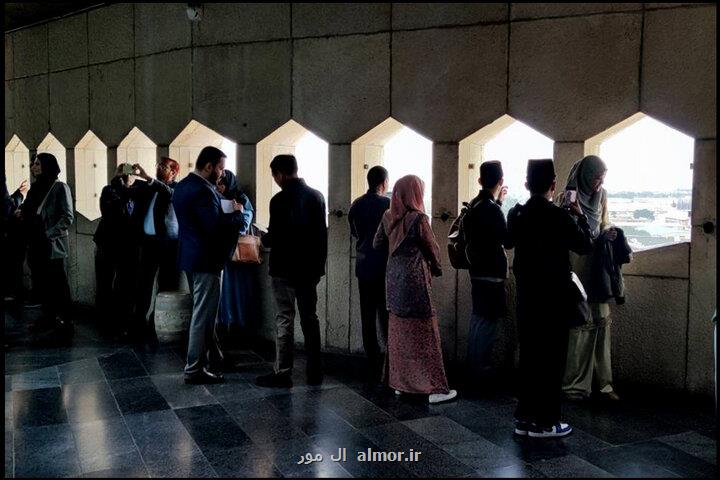 بازدید میهمانان نمایشگاه بین المللی قرآن از برج آزادی