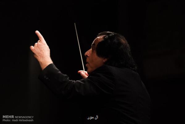 چوب رهبری ارکستر جشن جمهوریت ترکیه به یک ایرانی داده شد