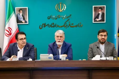 هیچ سندی وحی منزل نیست