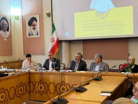 فردوسی، دین مدار خردگرا بود
