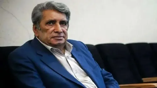 دلبستگی ام به رادیو از دوران کودکی آغاز شد به همراه فیلم