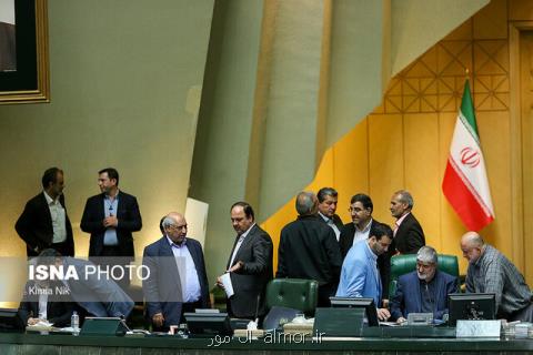 نمایندگان بخشی از حقوق خویش را به سیل زدگان تقدیم كردند