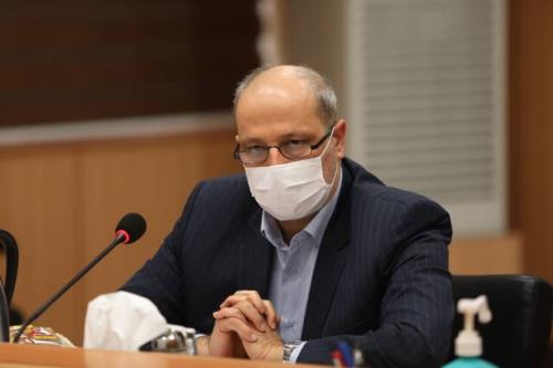 رانندگان تاكسی و اتوبوس در اولویت اختصاص واكسن كرونا باشند